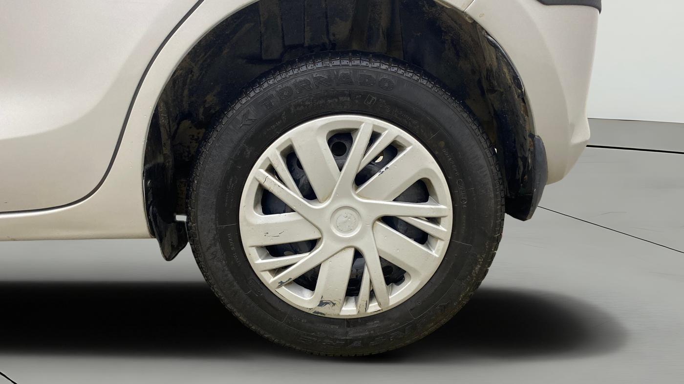 2019 Maruti Swift VXI, Petrol, Manual, 39,124 km, Left Rear Wheel