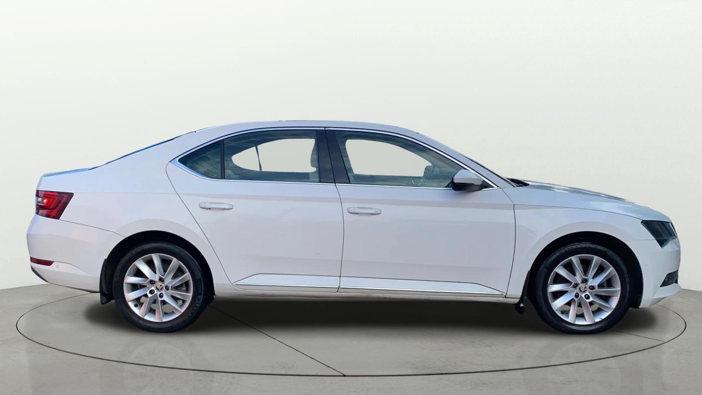 2018 Skoda Superb L&K 1.8 TSI AT, Petrol, Automatic, 82,371 km, Left Side