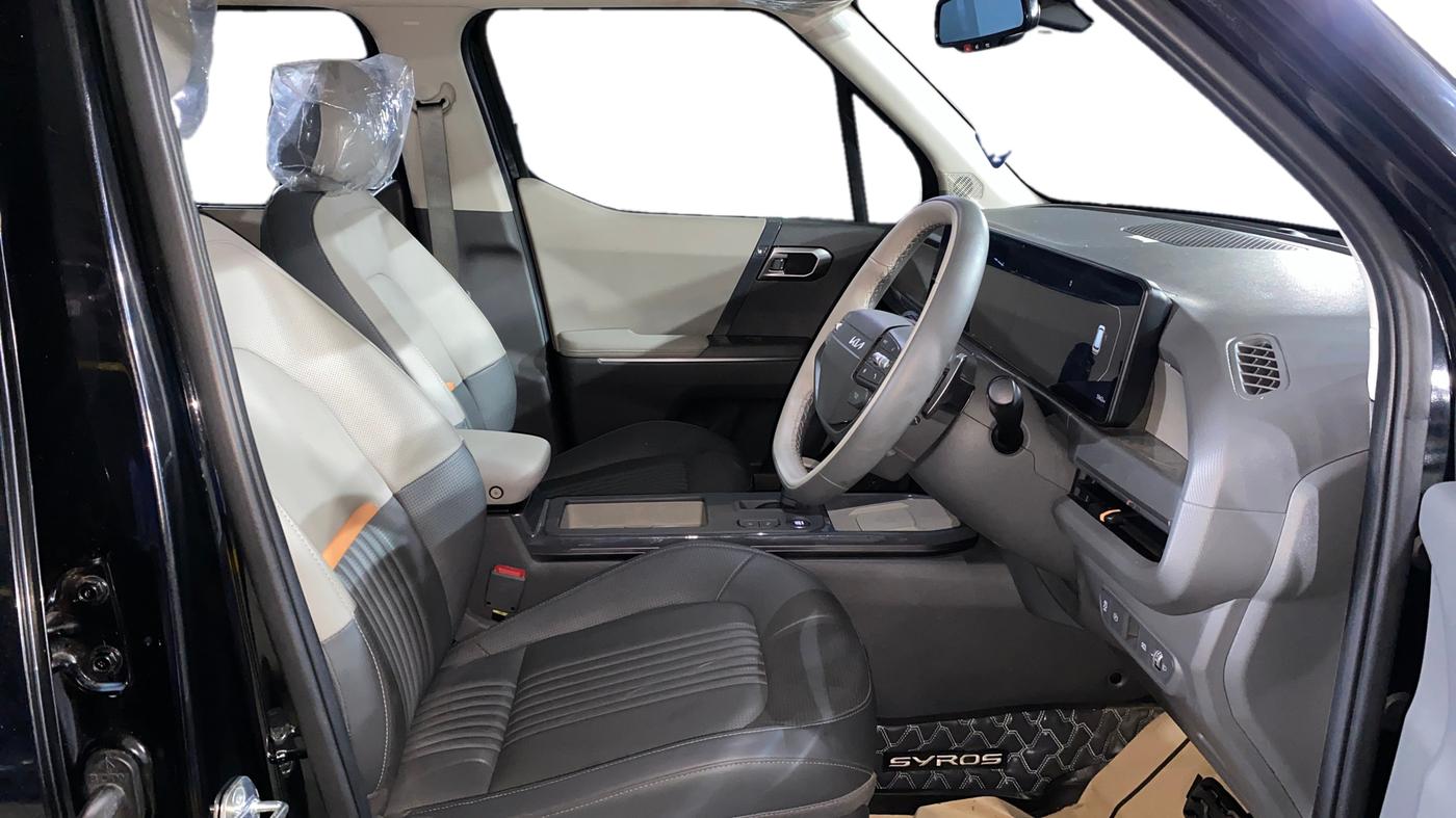 2025 KIA SYROS HTX Plus (O) 1.0 Turbo 7DCT, Petrol, Automatic, 5,939 km, Right Side Front Door Cabin