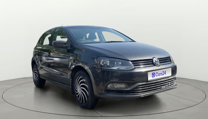 2014 Volkswagen Polo COMFORTLINE 1.5L, Diesel, Manual, 1,23,683 km, Right Front Diagonal