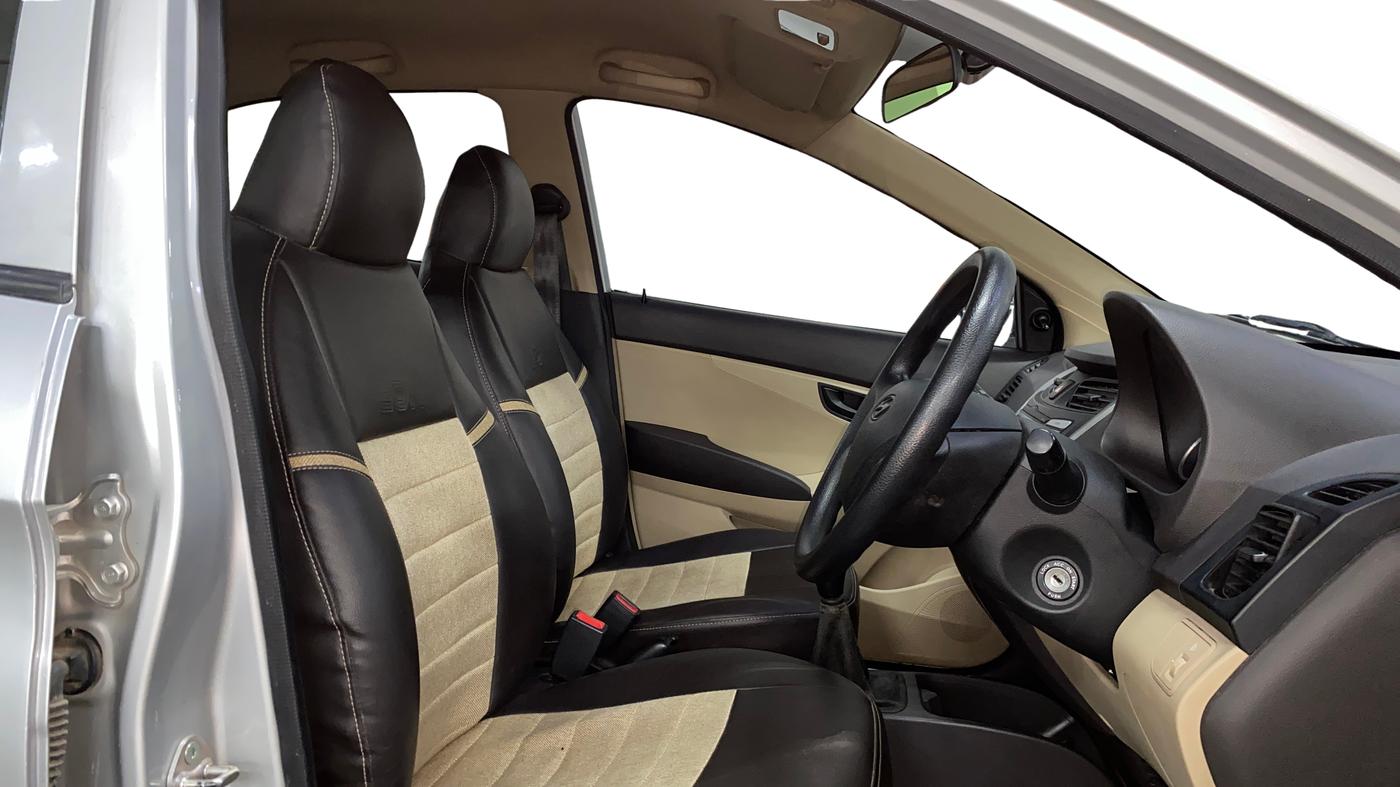 2014 Hyundai Eon MAGNA +, Petrol, Manual, 14,123 km, Right Side Front Door Cabin