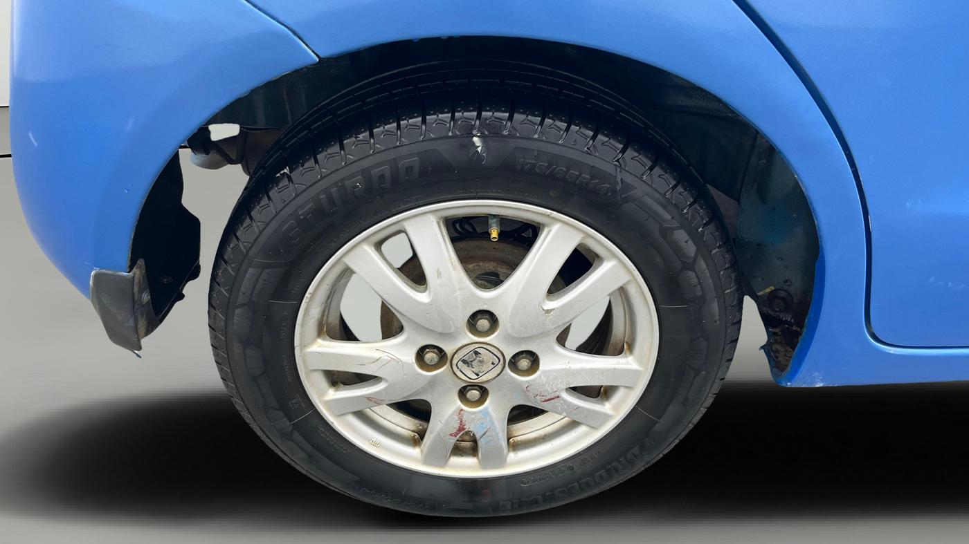 2013 Honda Brio EX MT, Petrol, Manual, 79,967 km, Right Rear Wheel