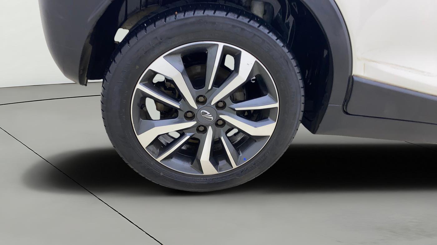 2021 Mahindra XUV300 W8 (O) 1.2 PETROL, Petrol, Manual, 78,893 km, Right Rear Wheel