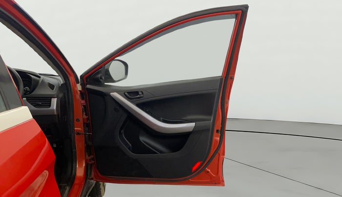 2021 Tata NEXON XM SUNROOF PETROL, Petrol, Manual, 62,197 km, RHS Front Door