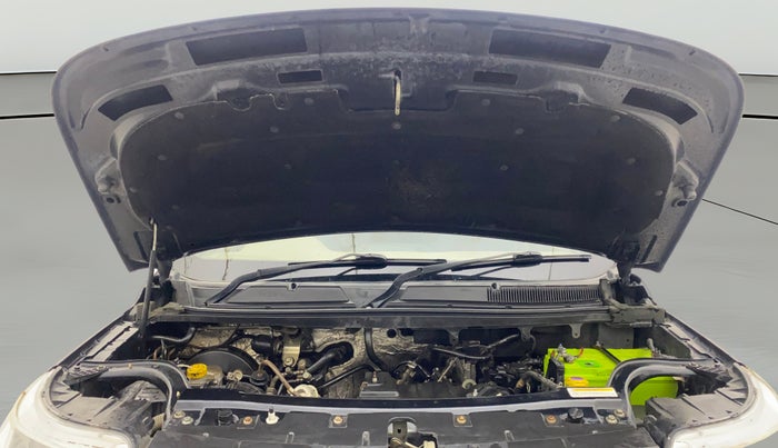 2017 Mahindra TUV300 T8 AMT, Diesel, Automatic, 95,597 km, Open Bonet