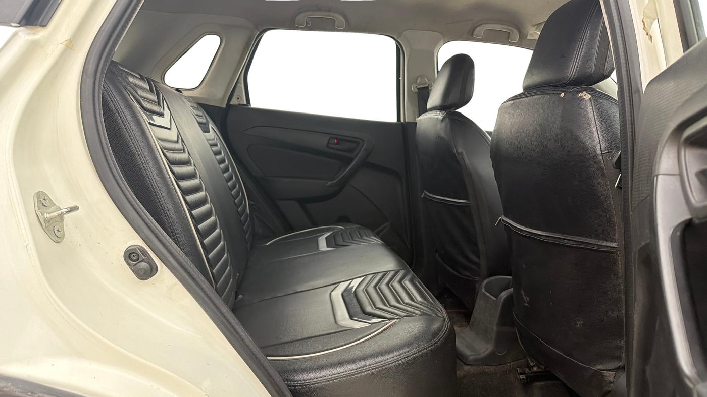2022 Maruti BREZZA LXI, Petrol, Manual, 75,203 km, Right Side Rear Door Cabin