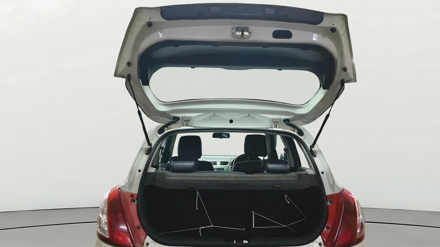 2017 Maruti Swift VXI, Petrol, Manual, 71,239 km, Boot Door Open
