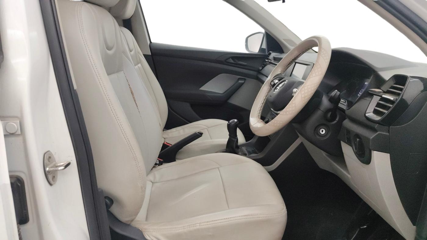 2022 Skoda KUSHAQ ACTIVE 1.0L TSI MT, Petrol, Manual, 96,069 km, Right Side Front Door Cabin