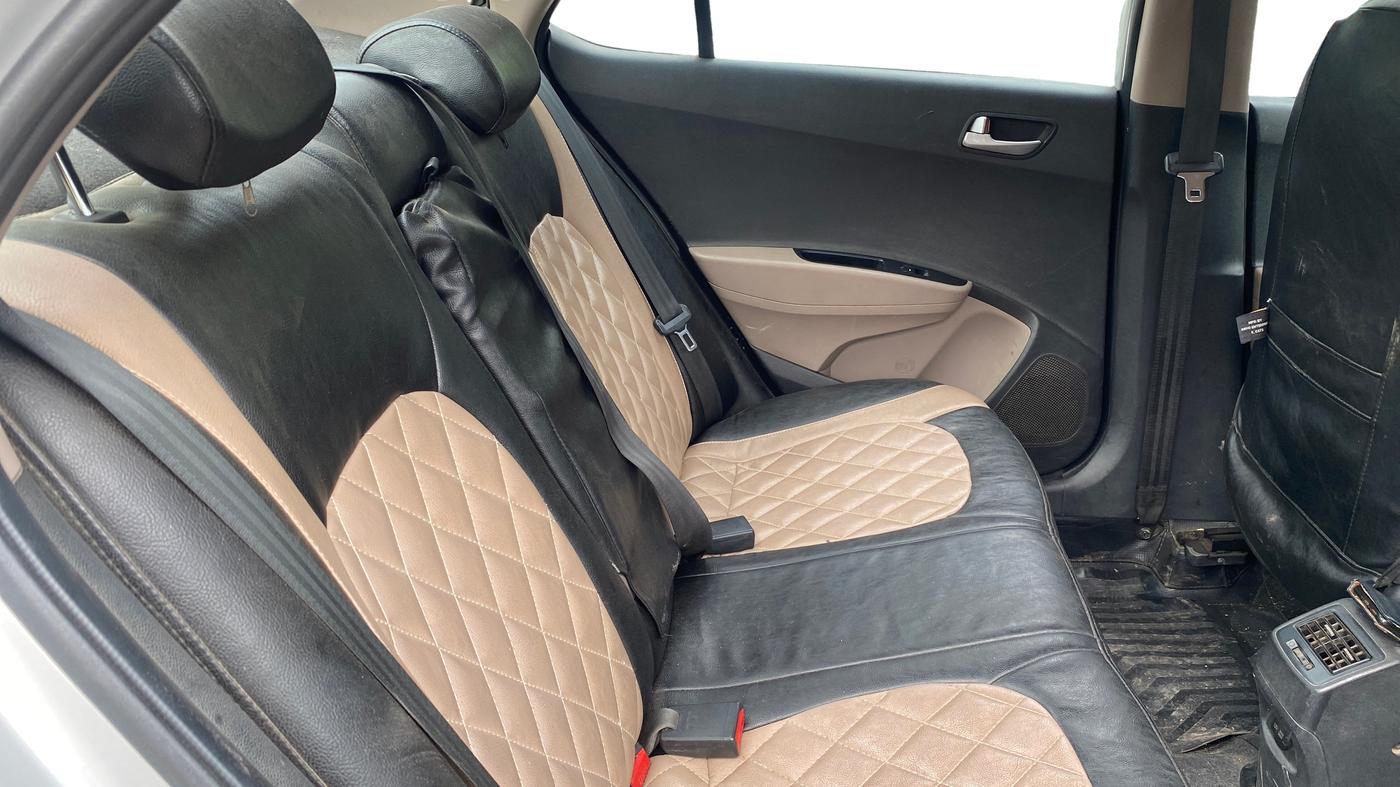 2015 Hyundai Xcent S 1.2, Petrol, Manual, 98,564 km, Right Side Rear Door Cabin