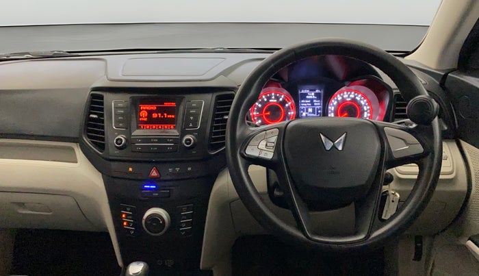 2022 Mahindra XUV300 W6 1.2 PETROL AMT, Petrol, Automatic, 44,310 km, Steering Wheel Close Up