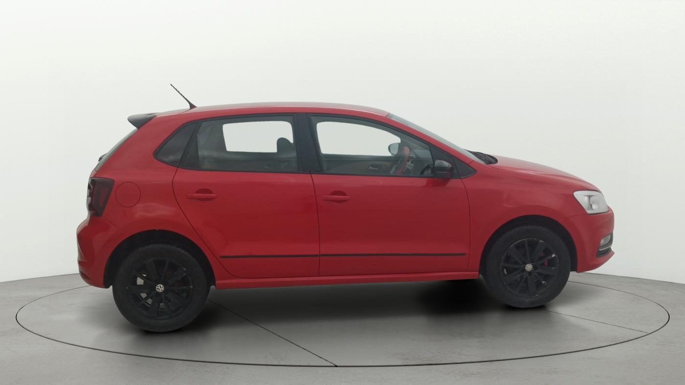 2016 Volkswagen Polo HIGHLINE1.5L, Diesel, Manual, 1,46,206 km, Right Side View