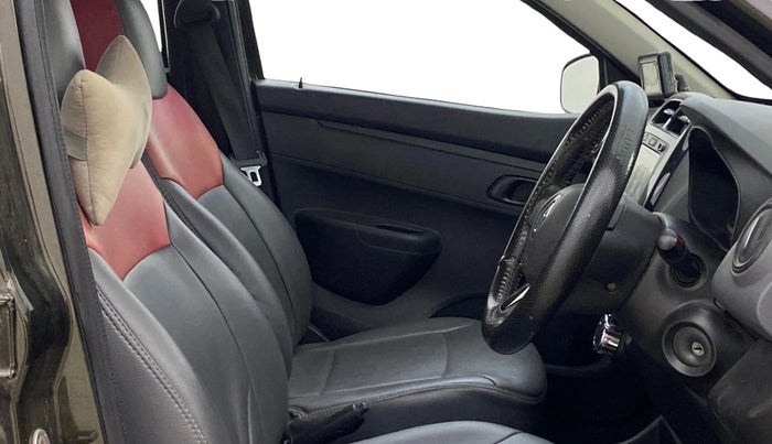 2017 Renault Kwid RXT 1.0 AMT (O), Petrol, Automatic, 29,668 km, Right Side Front Door Cabin