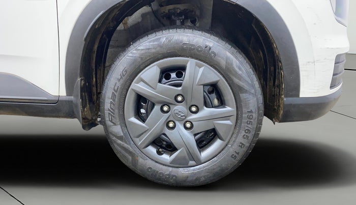 2023 Hyundai VENUE E 1.2, Petrol, Manual, 16,161 km, Right Front Wheel