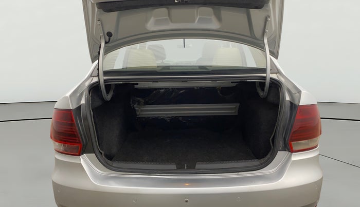 2016 Volkswagen Vento HIGHLINE 1.6 MPI, Petrol, Manual, 98,199 km, Boot Open Zoomed View