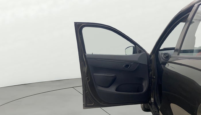 2021 Renault Kwid RXT 1.0 (O), Petrol, Manual, 41,310 km, LHS Front Door