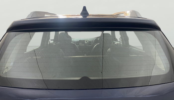 2021 Hyundai VENUE SX 1.5 CRDI, Diesel, Manual, 1,15,100 km, Rear Windshield