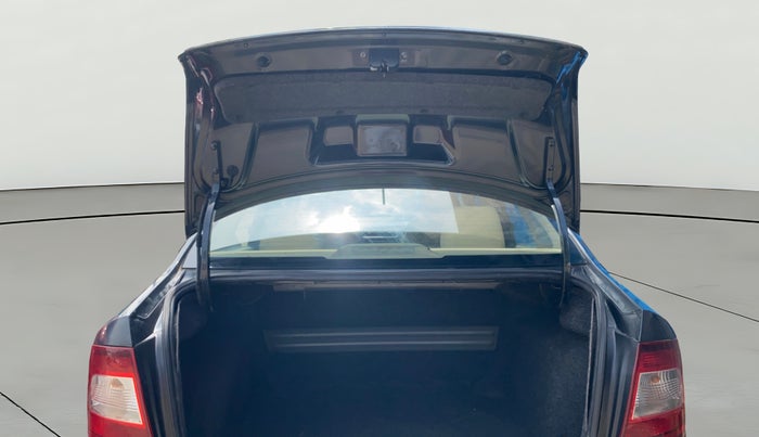 2018 Skoda Rapid STYLE 1.6 MPI, Petrol, Manual, 78,470 km, Boot Door Open