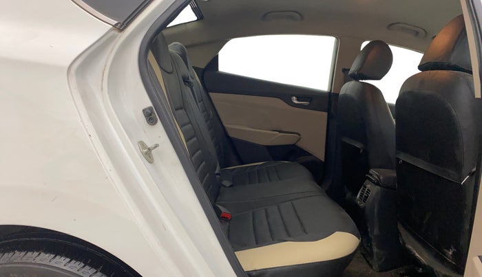 2018 Hyundai Verna 1.6 EX VTVT AT, Petrol, Automatic, 87,019 km, Right Side Rear Door Cabin