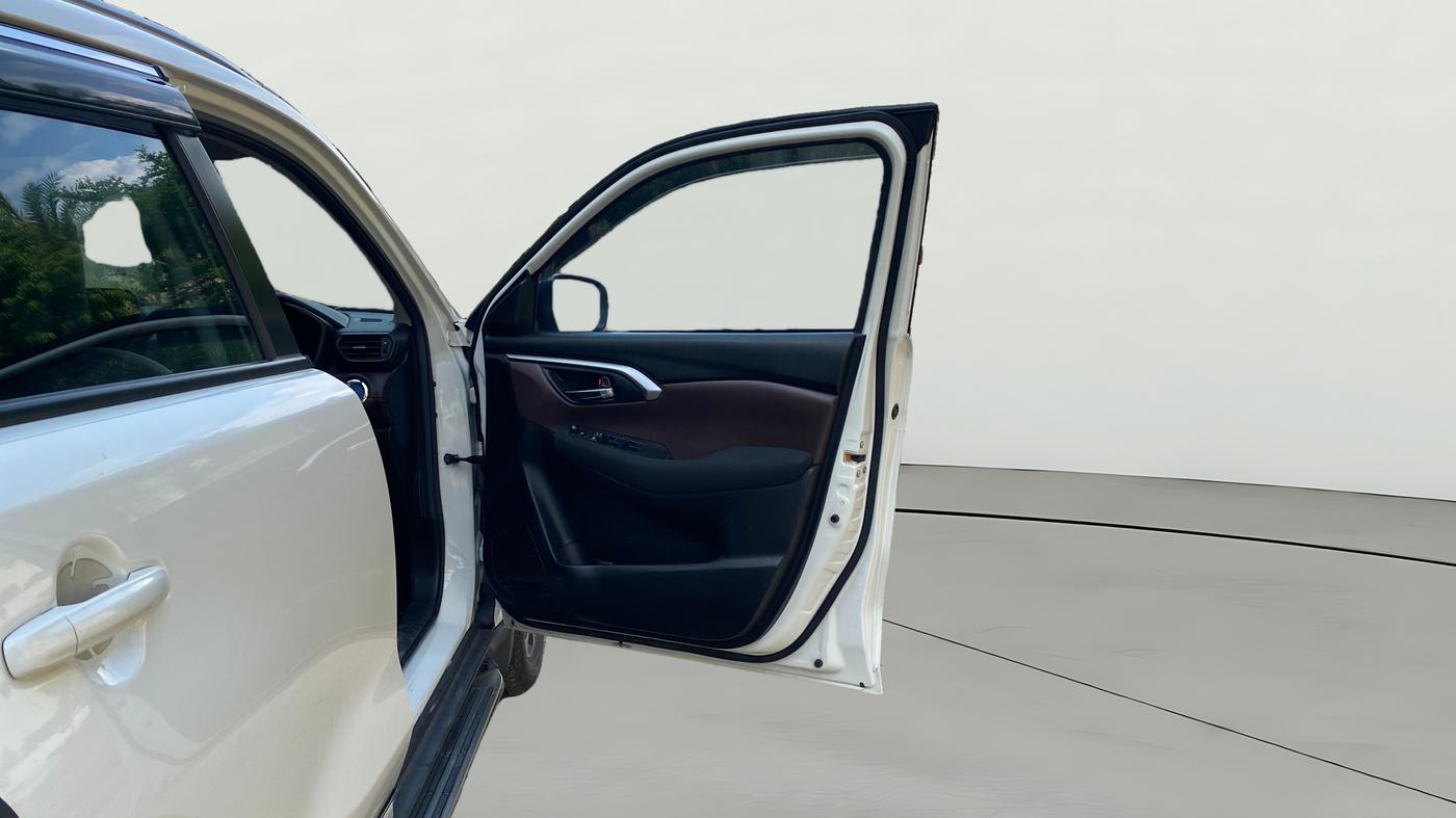 2025 Maruti Grand Vitara Delta Plus Hybrid eCVT, Hybrid, Automatic, 12,045 km, RHS Front Door