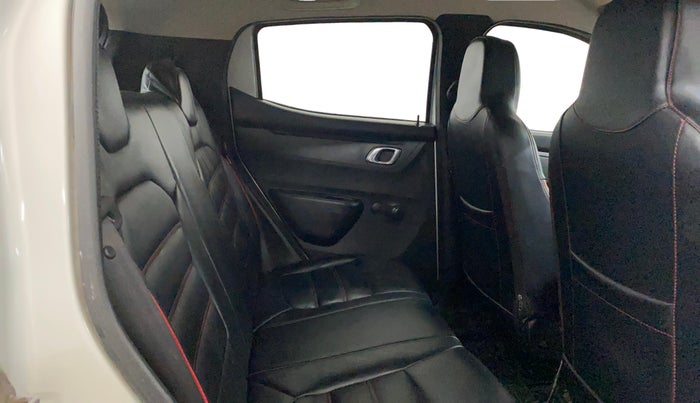 2018 Renault Kwid RXT 1.0 AMT (O), Petrol, Automatic, 58,257 km, Right Side Rear Door Cabin