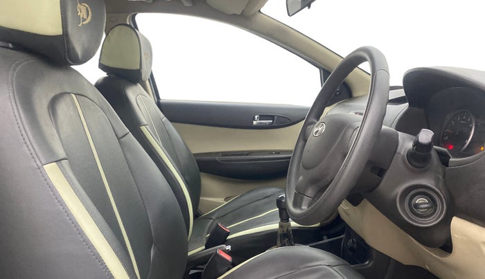 2013 Hyundai i20 MAGNA 1.2, Petrol, Manual, 33,491 km, Right Side Front Door Cabin