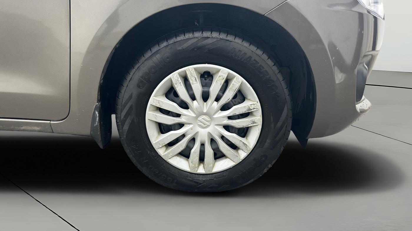 2018 Maruti Swift VXI AMT, Petrol, Automatic, 74,347 km, Right Front Wheel