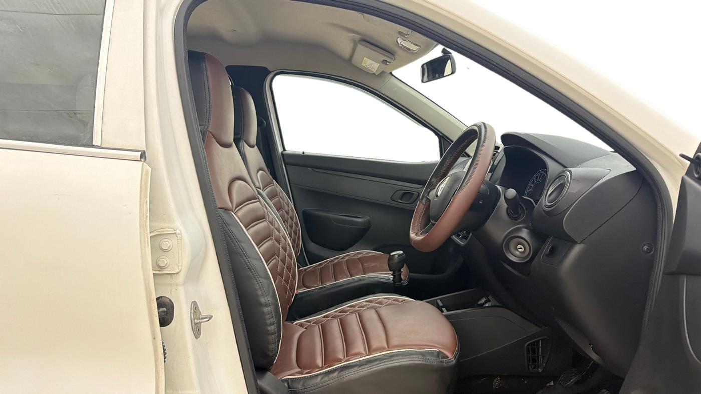 2025 Renault Kwid RXL 1.0 (O), CNG, Manual, 27,203 km, Right Side Front Door Cabin