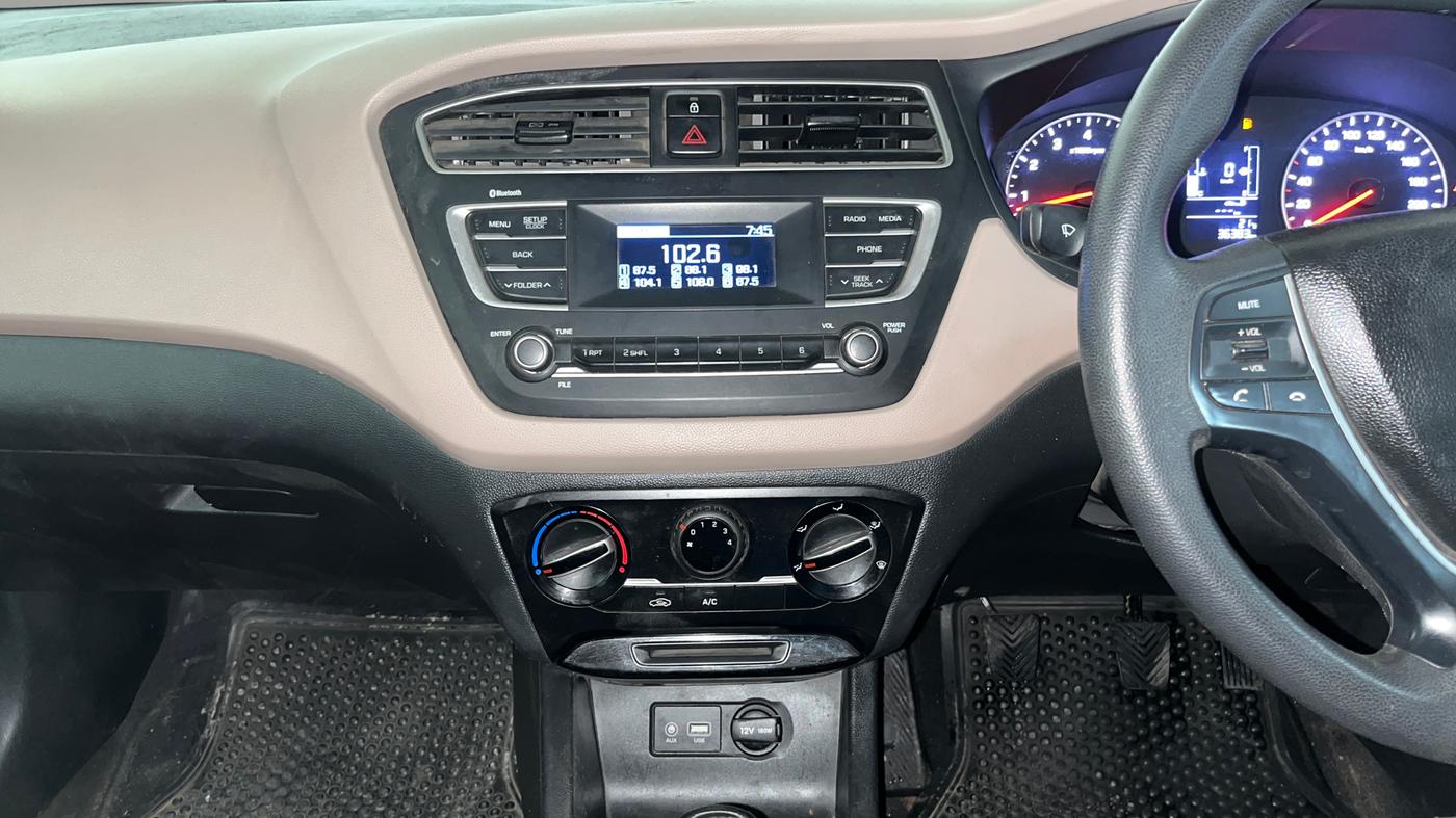 2019 Hyundai Elite i20 MAGNA EXECUTIVE 1.2, Petrol, Manual, 36,435 km, Air Conditioner