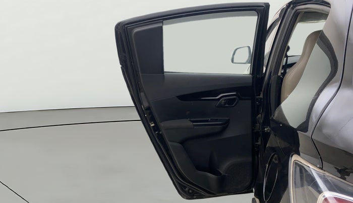 2018 Mahindra KUV 100 NXT K8 P 6 STR, Petrol, Manual, 32,647 km, LHS Rear Door