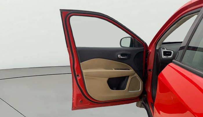 2017 Jeep Compass LONGITUDE (O) 2.0 DIESEL, Diesel, Manual, 1,07,738 km, LHS Front Door