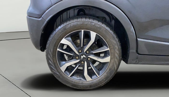 2019 Mahindra XUV300 W6 1.2 PETROL, Petrol, Manual, 67,763 km, Right Rear Wheel