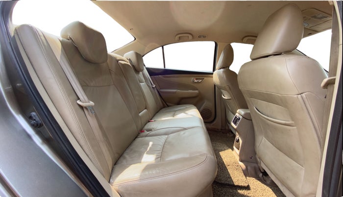 2019 Maruti Ciaz ALPHA 1.5 SHVS PETROL, Petrol, Manual, 96,651 km, Right Side Rear Door Cabin