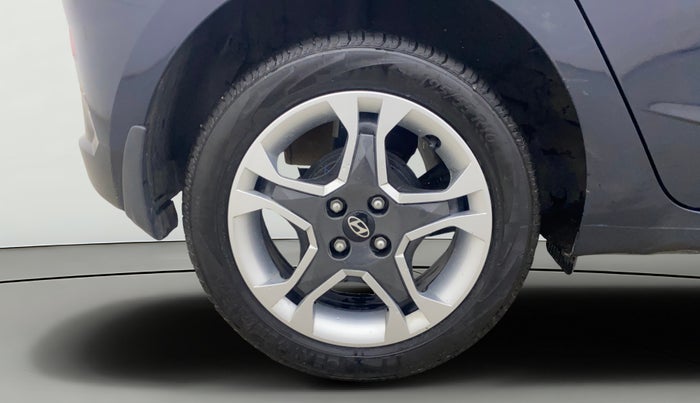 2025 Hyundai NEW I20 Sportz (O) 1.2 IVT, Petrol, Automatic, 2,954 km, Right Rear Wheel