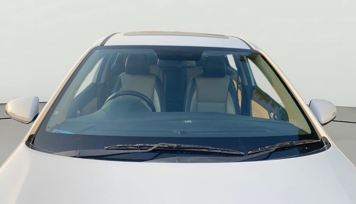 2017 Hyundai Verna 1.6 VTVT SX (O) AT, Petrol, Automatic, 43,429 km, Front Windshield