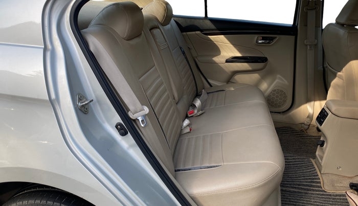 2015 Maruti Ciaz VXI, Petrol, Manual, 25,266 km, Right Side Rear Door Cabin
