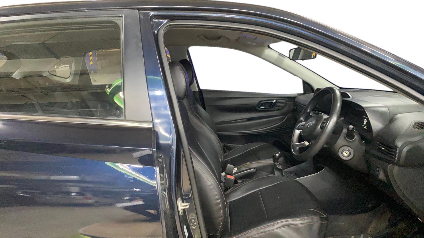 2023 Hyundai NEW I20 SPORTZ 1.2 MT, Petrol, Manual, 42,742 km, Right Side Front Door Cabin