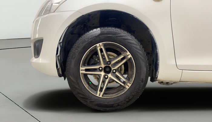 2013 Maruti Swift LXI, Petrol, Manual, 99,768 km, Left Front Wheel