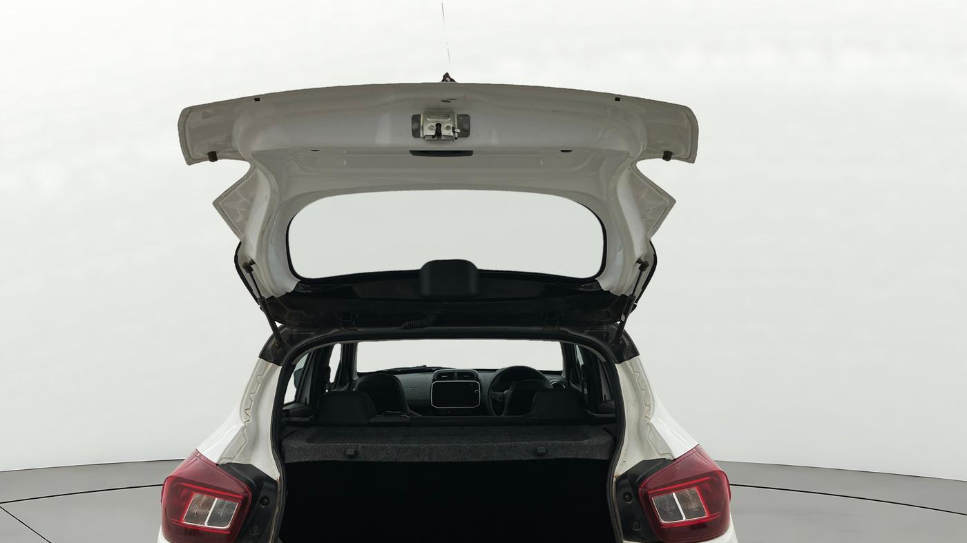 2025 Renault Kwid CLIMBER 1.0 AMT Dual Tone , Petrol, Automatic, 6,290 km, Boot Door Open