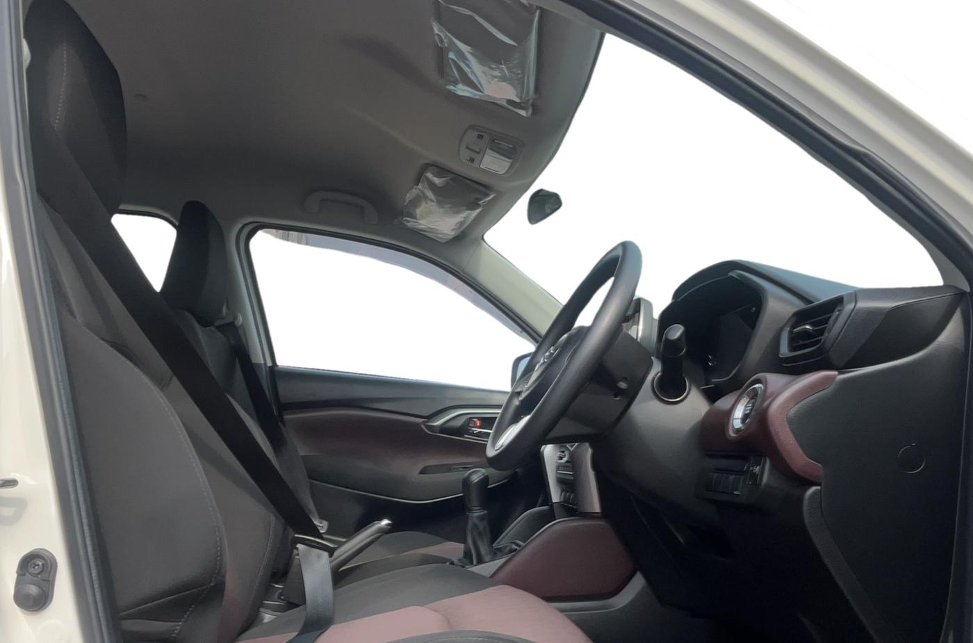 2024 Maruti Grand Vitara DELTA SMART HYBRID, Petrol, Manual, 14,199 km, Right Side Front Door Cabin