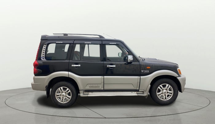 2013 Mahindra Scorpio VLX 2WD AIRBAG, Diesel, Manual, 1,44,881 km, Right Side View