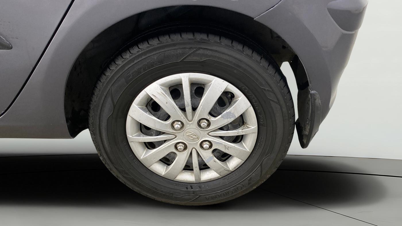 2016 Hyundai i10 SPORTZ 1.1, Petrol, Manual, 75,834 km, Left Rear Wheel