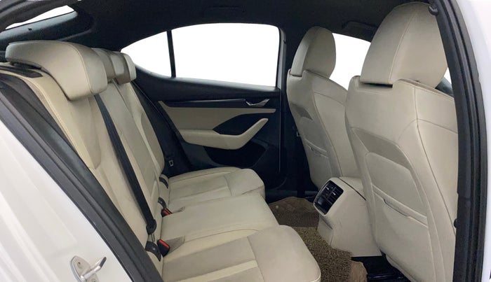 2022 Skoda Octavia STYLE 2.0, Petrol, Automatic, 47,591 km, Right Side Rear Door Cabin