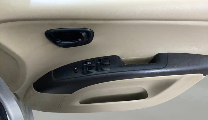 2015 Hyundai i10 MAGNA 1.1, Petrol, Manual, 35,323 km, Driver Side Door Panels Control