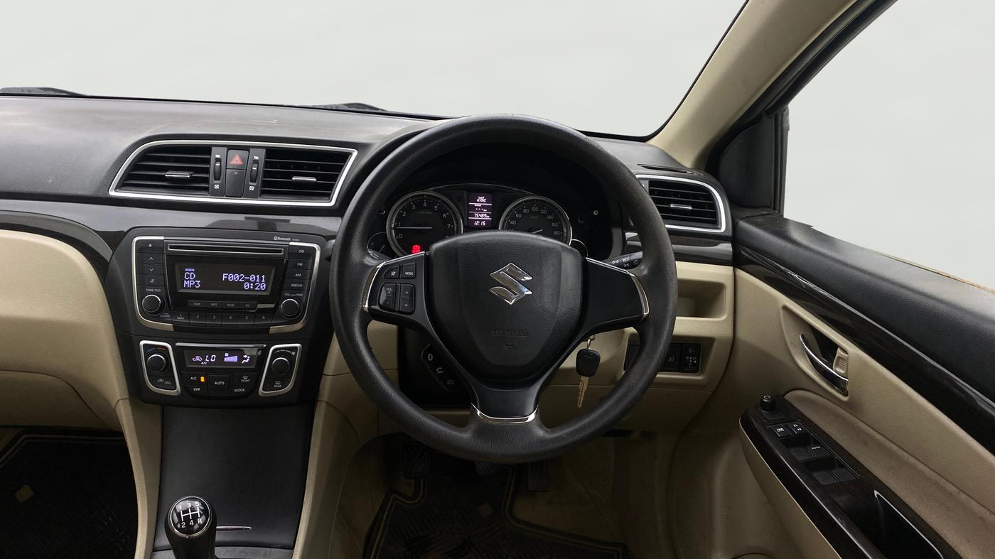 2016 Maruti Ciaz VXI+, Petrol, Manual, 75,442 km, Steering Wheel Close Up