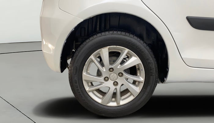 2013 Maruti Swift ZXI, Petrol, Manual, 1,04,062 km, Right Rear Wheel