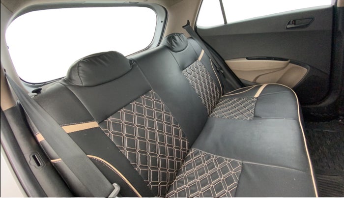 2017 Hyundai Grand i10 MAGNA 1.2 KAPPA VTVT, Petrol, Manual, 79,381 km, Right Side Rear Door Cabin