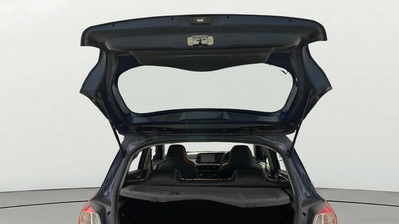 2022 Hyundai GRAND I10 NIOS SPORTZ AMT 1.2 KAPPA VTVT, Petrol, Automatic, 3,852 km, Boot Door Open