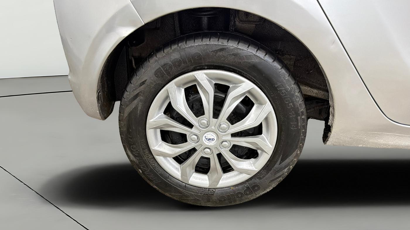 2018 Tata Tiago XT PETROL, Petrol, Manual, 84,108 km, Right Rear Wheel