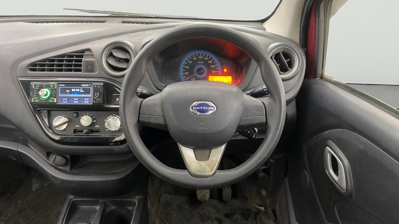 2018 Datsun Redi Go S 1.0 AMT, Petrol, Automatic, 38,600 km, Steering Wheel Close Up