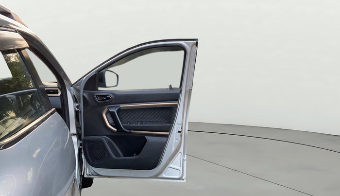 2022 Renault Kiger RXT (O) MT, CNG, Manual, 70,181 km, RHS Front Door